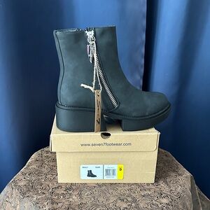 Seven7 Women's Zippered Black Ankle Booties